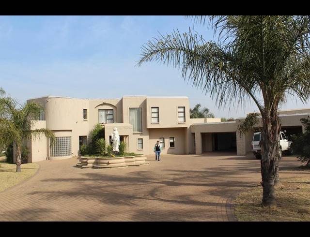 3 BEDROOM HOUSE FOR SALE IN KYALAMI AH